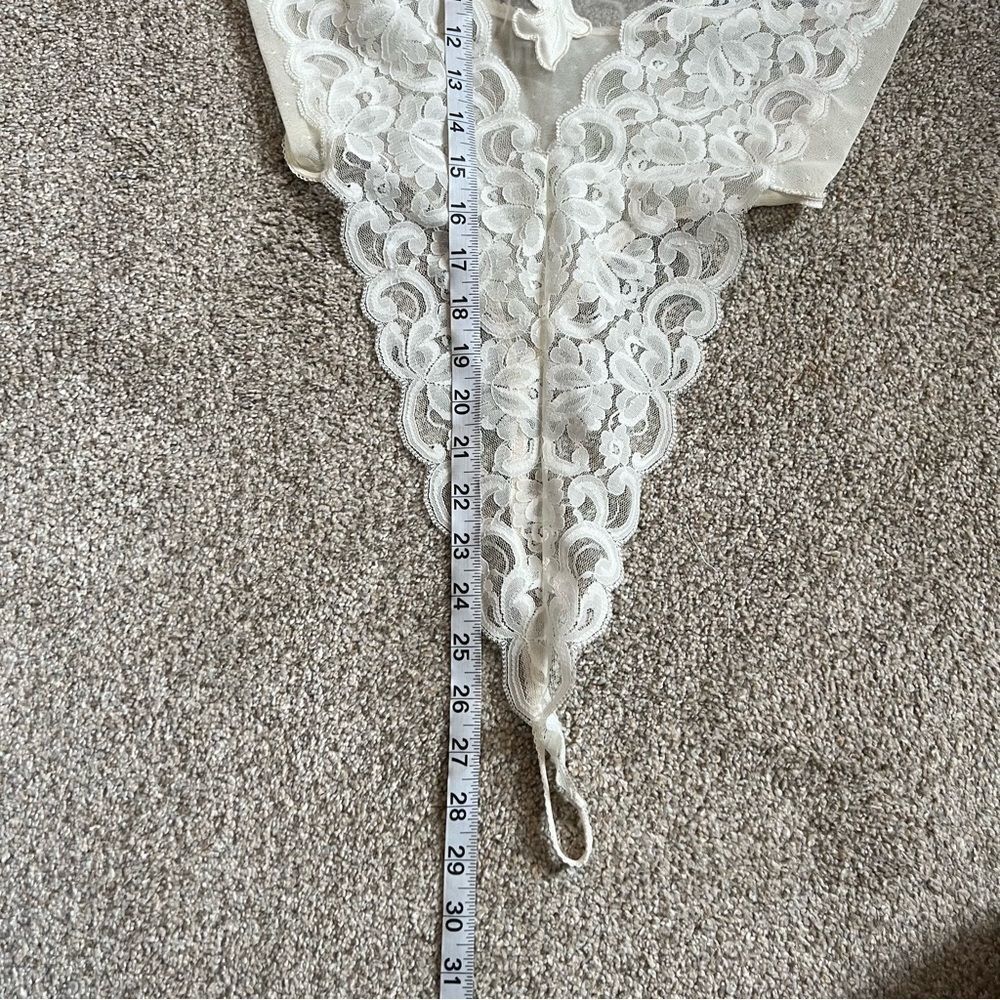 Vintage Victoria’s Secret Ivory Sheer Lace High Cut Thong Bodysuit Size Small - Picture 7 of 8